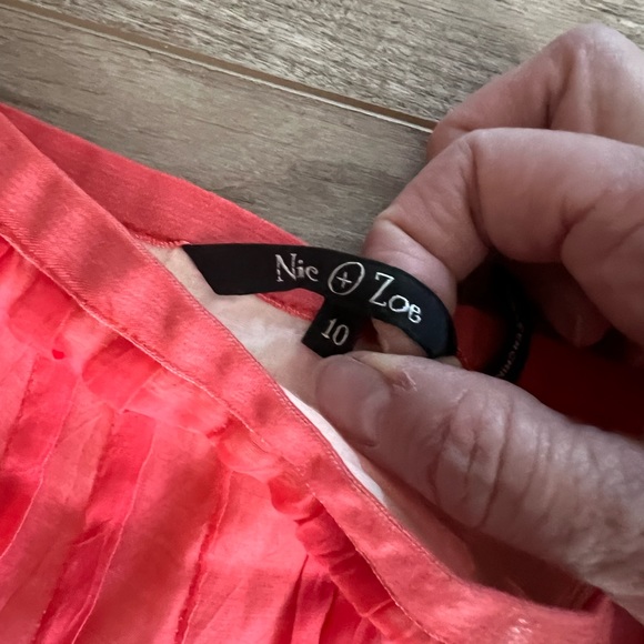 Nic + Zoe stunning coral red skirt sheer with pleats, fully lined size 10 - Picture 4 of 9